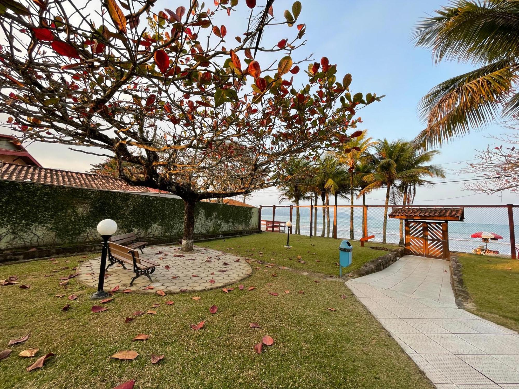 Pe Na Areia Na Praia Das Toninhas - Villagio 24 Porto Feliz Ubatuba Kültér fotó