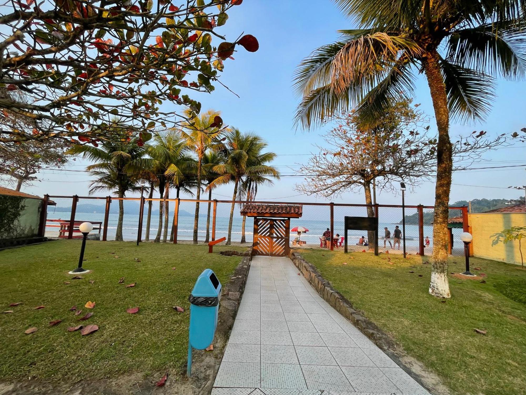 Pe Na Areia Na Praia Das Toninhas - Villagio 24 Porto Feliz Ubatuba Kültér fotó